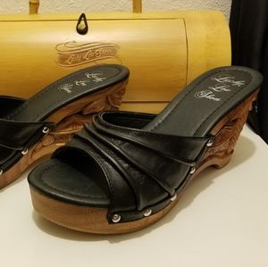 Brand new Lucky Lou wedges